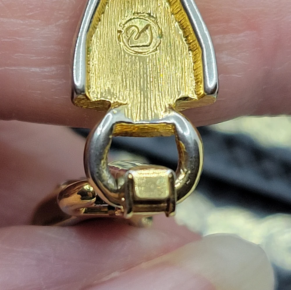 Gorgeous Swarovski Crystal Gold- Tone and Blue Geometric Bracelet - Picture 4 of 8